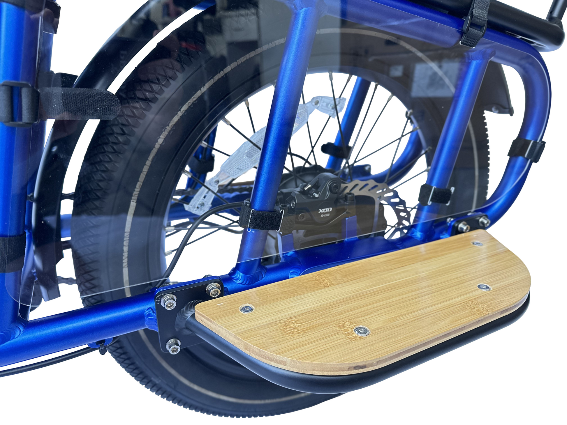 Deilyk Cargo blue electric bike child footrest platform with safety protection, mounted on 4 reinforced bolts